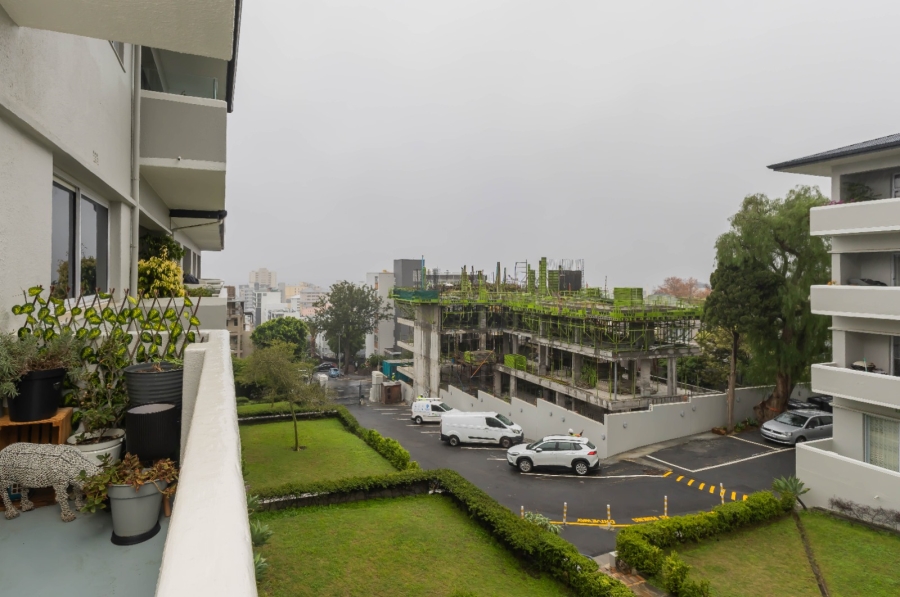 To Let 2 Bedroom Property for Rent in Sea Point Western Cape